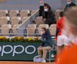 Liderul mondial Novak Djokovic (33 de ani) l-a învins pe rusul Karen Khachanov (24 de ani, 16 ATP), scor 6-4, 6-3, 6-3, și s-a calificat în sferturile de finală de la Roland Garros 2020.