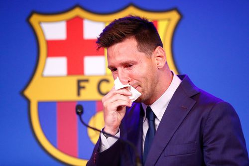 Leo Messi s-a despărțit în lacrimi de Barcelona