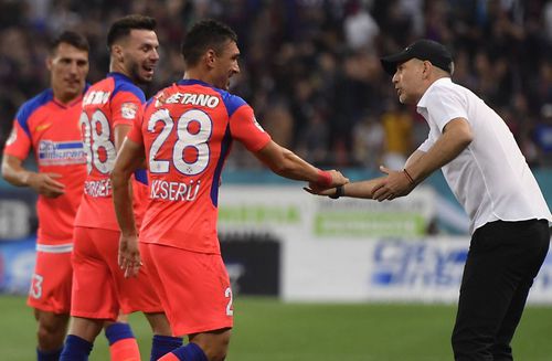 Edi Iordănescu, 43 de ani, antrenorul lui FCSB, a anunțat că Florin Tănase (26, mijlocaș ofensiv) a revenit la antrenamentele echipei.