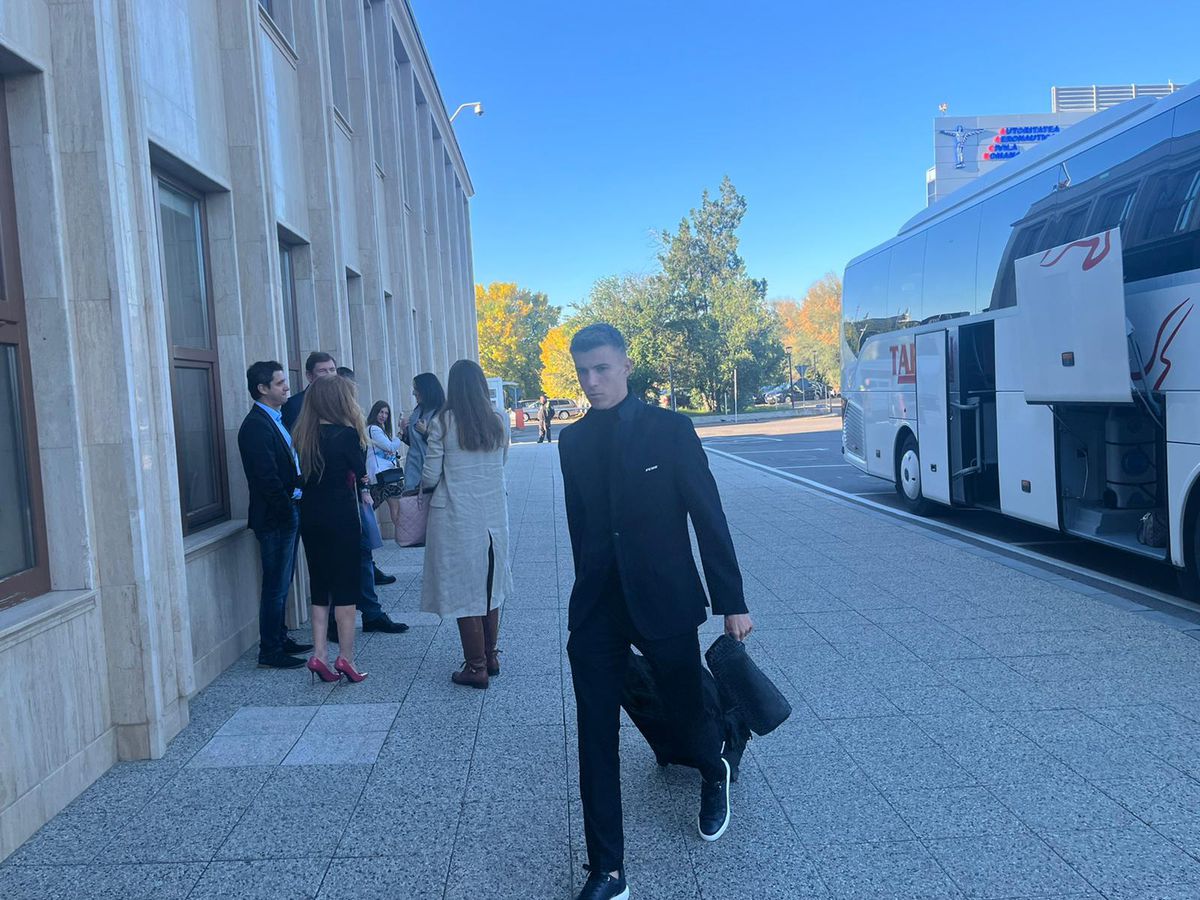 Cu Hrebe în frunte, dar fără 12 jucători » FCSB a zburat astăzi în Danemarca