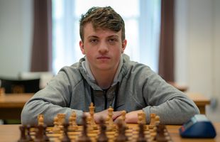 Marele maestru acuzat de Magnus Carlsen că trișează ar fi furat în peste 100 de jocuri de șah online