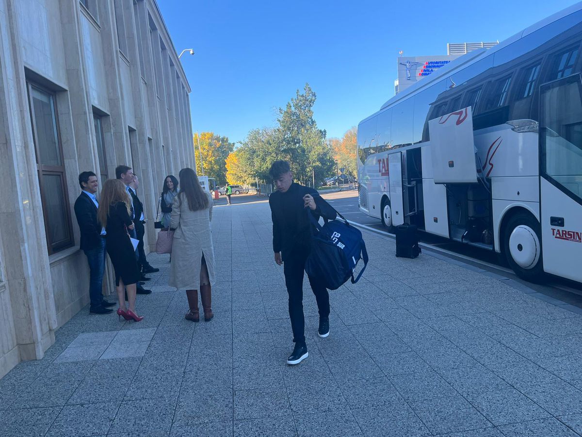 Cu Hrebe în frunte, dar fără 12 jucători » FCSB a zburat astăzi în Danemarca