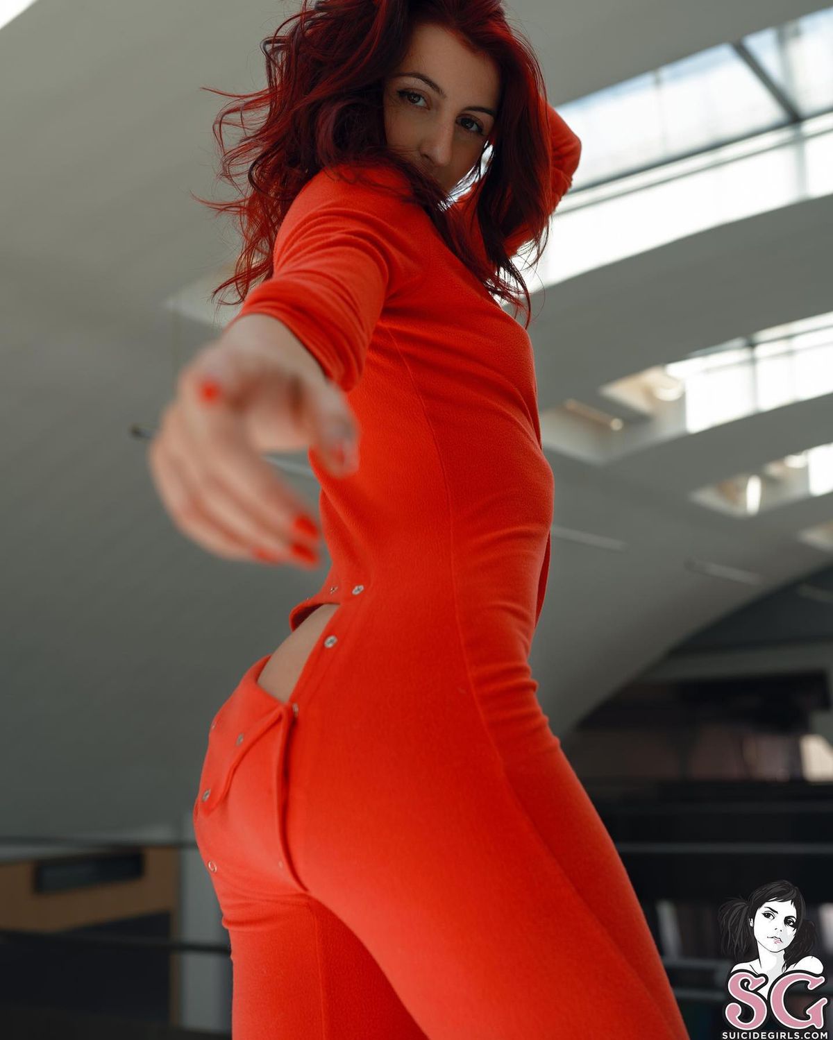 Coyote Cutee, cea mai înfocată fană a lui Bari, e investigată de Poliție după ce s-a dezbrăcat pe stadion