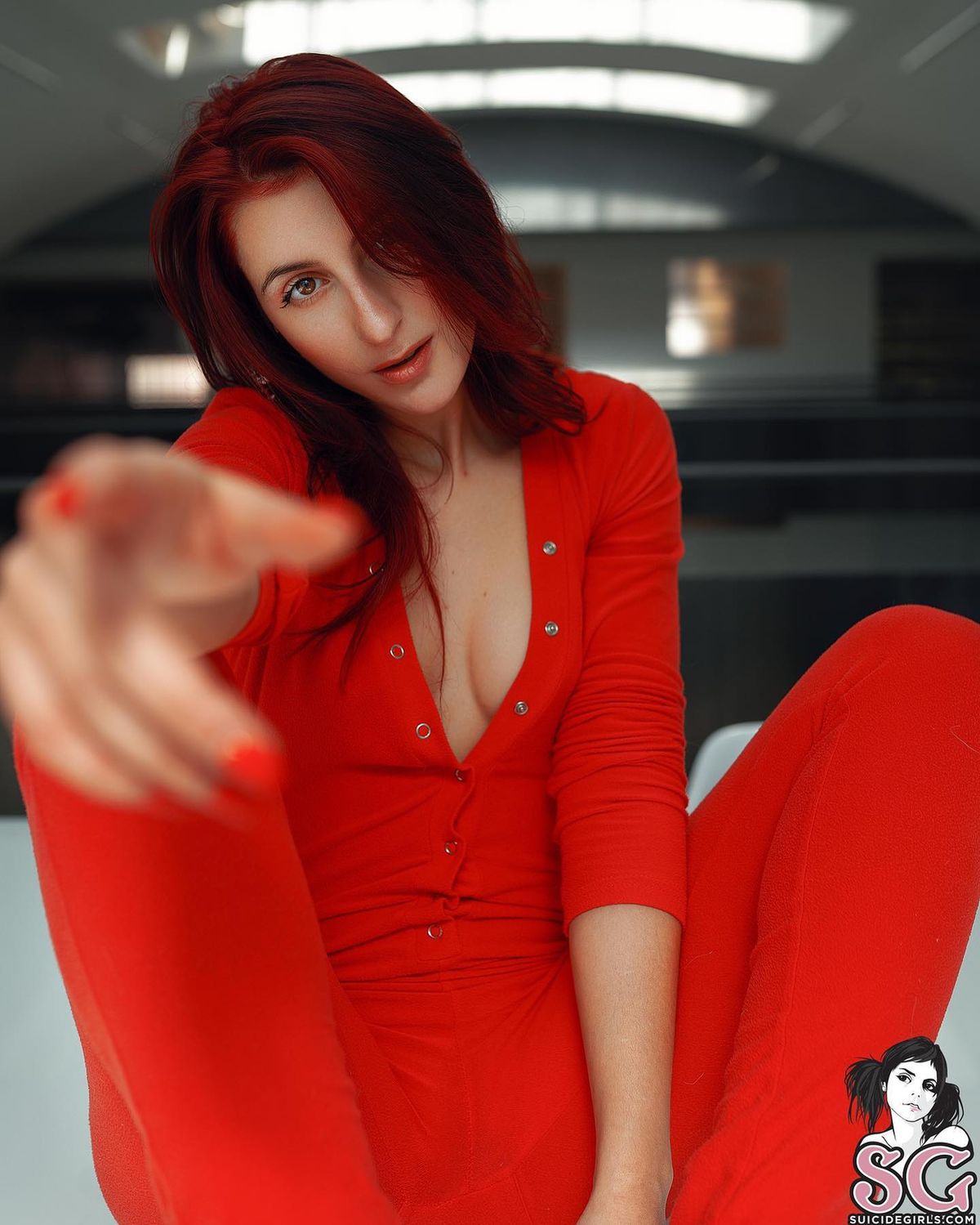 Coyote Cutee, cea mai înfocată fană a lui Bari, e investigată de Poliție după ce s-a dezbrăcat pe stadion