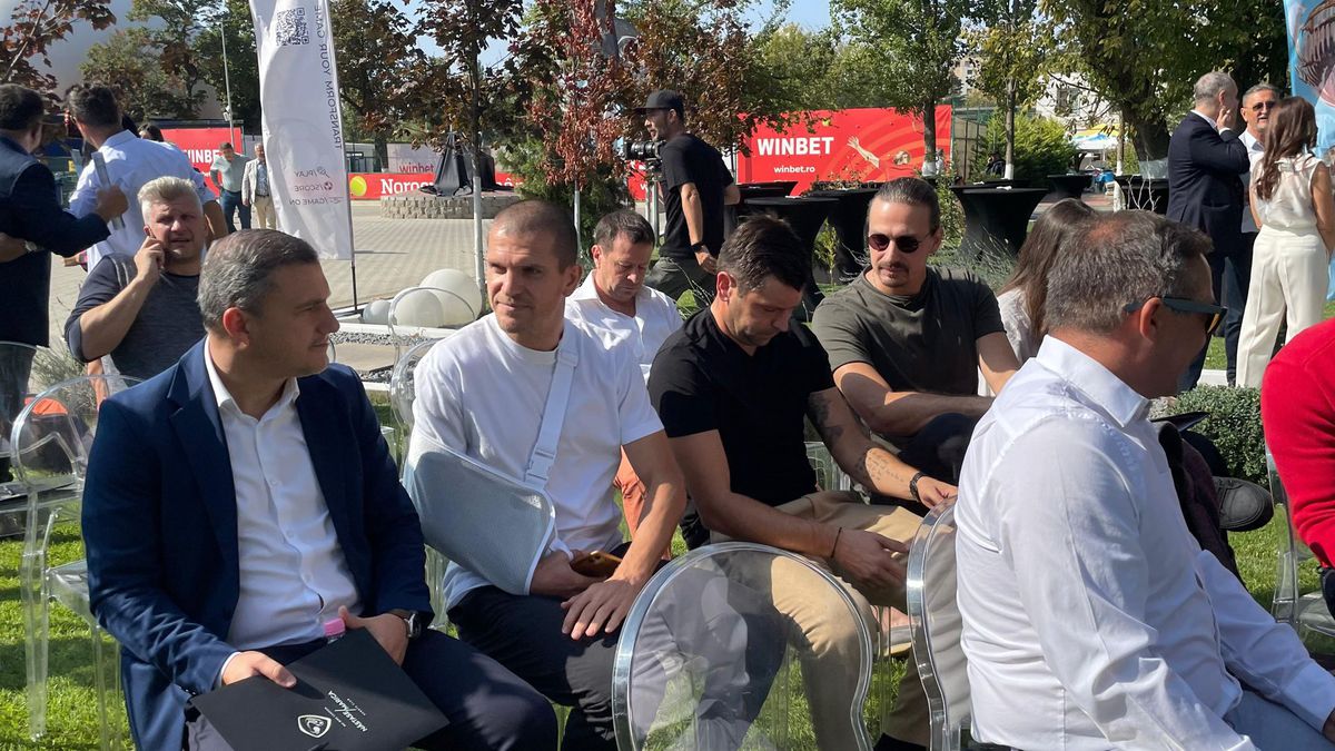 Marica i-a făcut statuie lui Ilie Năstase: „Excepțională, seamănă perfect!” » Inaugurare cu șampanie și invitați de seamă la noua Academie