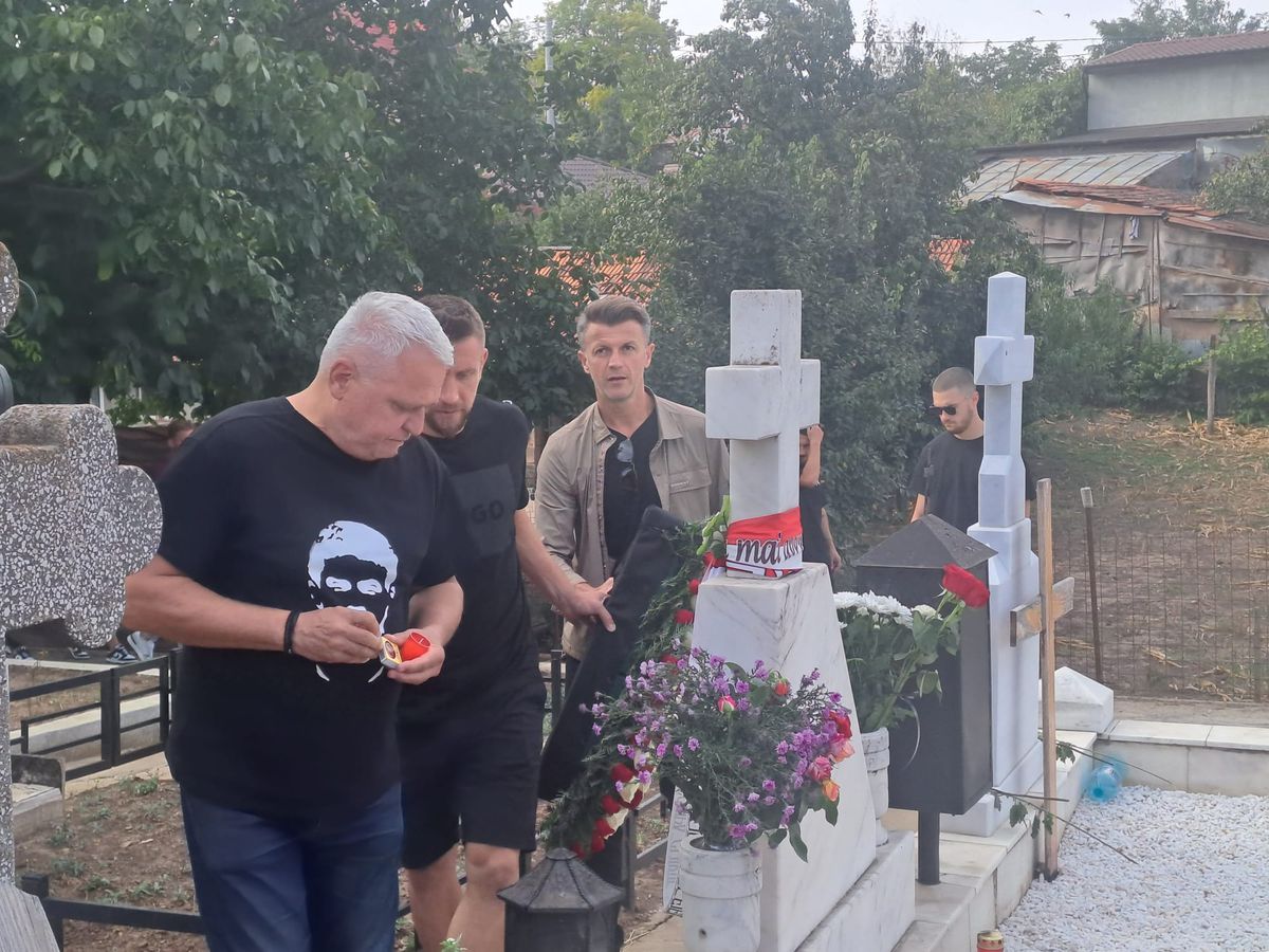 Dinamoviștii, la mormântul lui Cătălin Hîldan » Imagini emoționante la 23 de ani de la decesul „Unicului Căpitan”