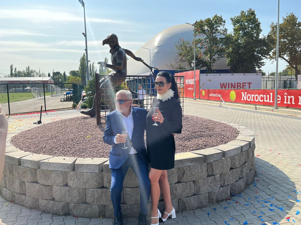 Marica i-a făcut statuie lui Ilie Năstase: „Excepțională, seamănă perfect!” » Inaugurare cu șampanie și invitați de seamă la noua Academie
