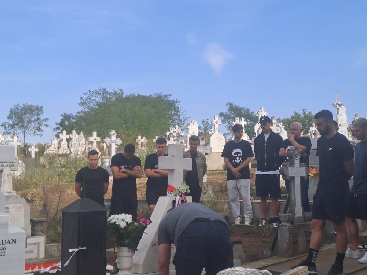 Dinamoviștii, la mormântul lui Cătălin Hîldan » Imagini emoționante la 23 de ani de la decesul „Unicului Căpitan”
