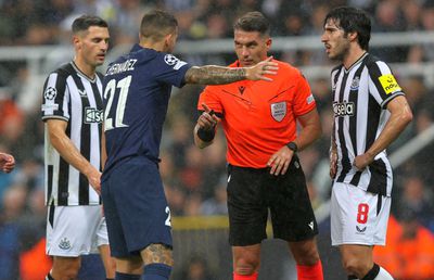 Ce notă a primit Istvan Kovacs după Newcastle - PSG 4-1 » Reproșul francezilor de la L'Equipe