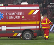 S-a zvârcolit pe jos după o intrare criminală » A intrat ambulanța la CFR Cluj - Poli Iași