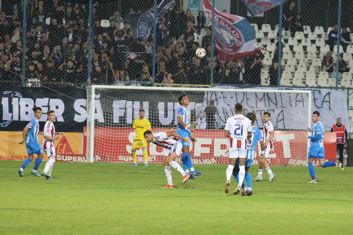 Oțelul - Universitatea Craiova, duel tare în etapa a 12-a din Superligă. FOTO: Ionuț Iordache & Andrei Furnigă(GSP)