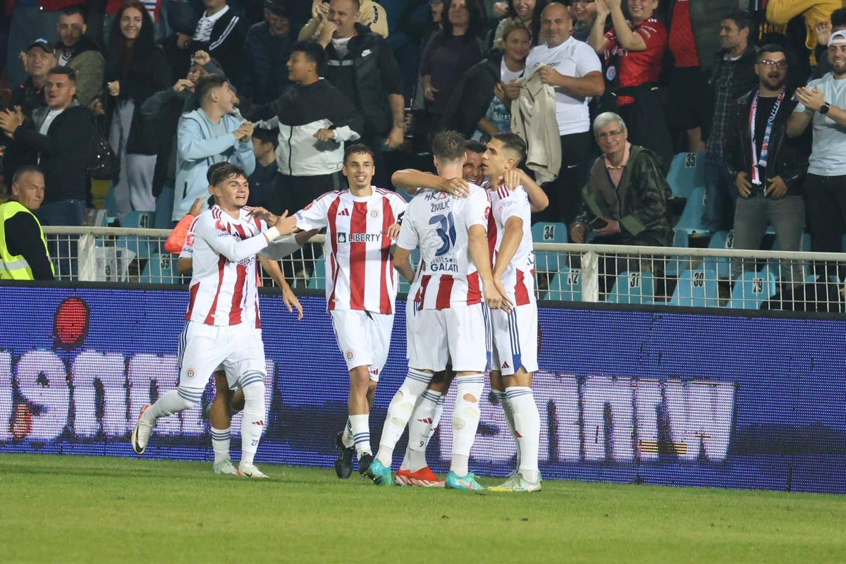 Oțelul - Universitatea Craiova, duel tare în etapa a 12-a din Superligă. FOTO: Ionuț Iordache & Andrei Furnigă(GSP)