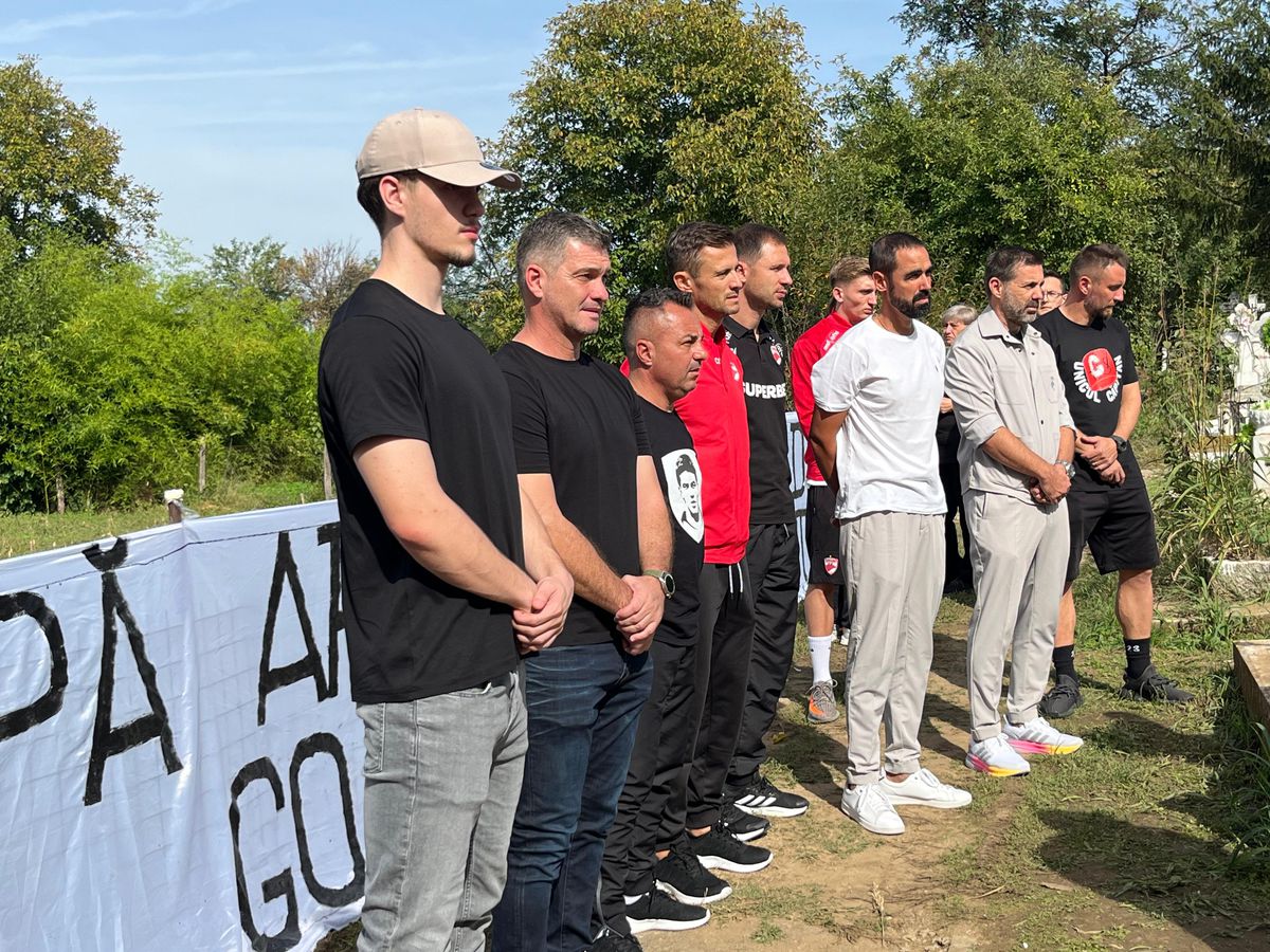 Fotbaliștii și suporterii lui Dinamo, prezenți la mormântul lui Cătălin Hîldan la 24 de ani de la moartea „Unicului Căpitan”: „După aproape un sfert de veac, golu-n suflet e intact”