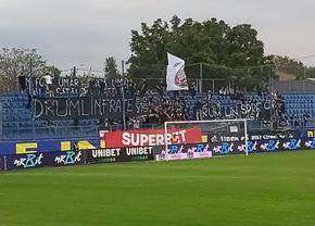 Un suporter U Cluj decedat, comemorat de jucători și de galerie