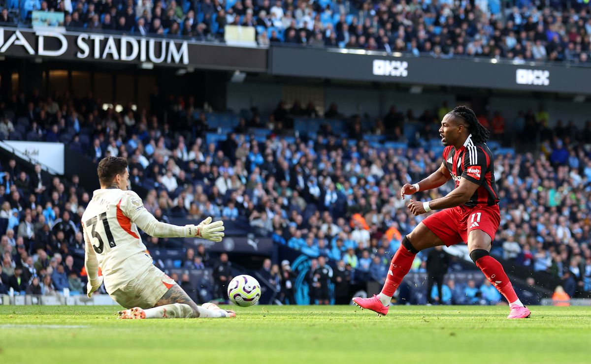 Imagini senzaționale cu Pep Guardiola după victoria cu Fulham » Antrenorul lui Manchester City a început să antreneze și adversarii