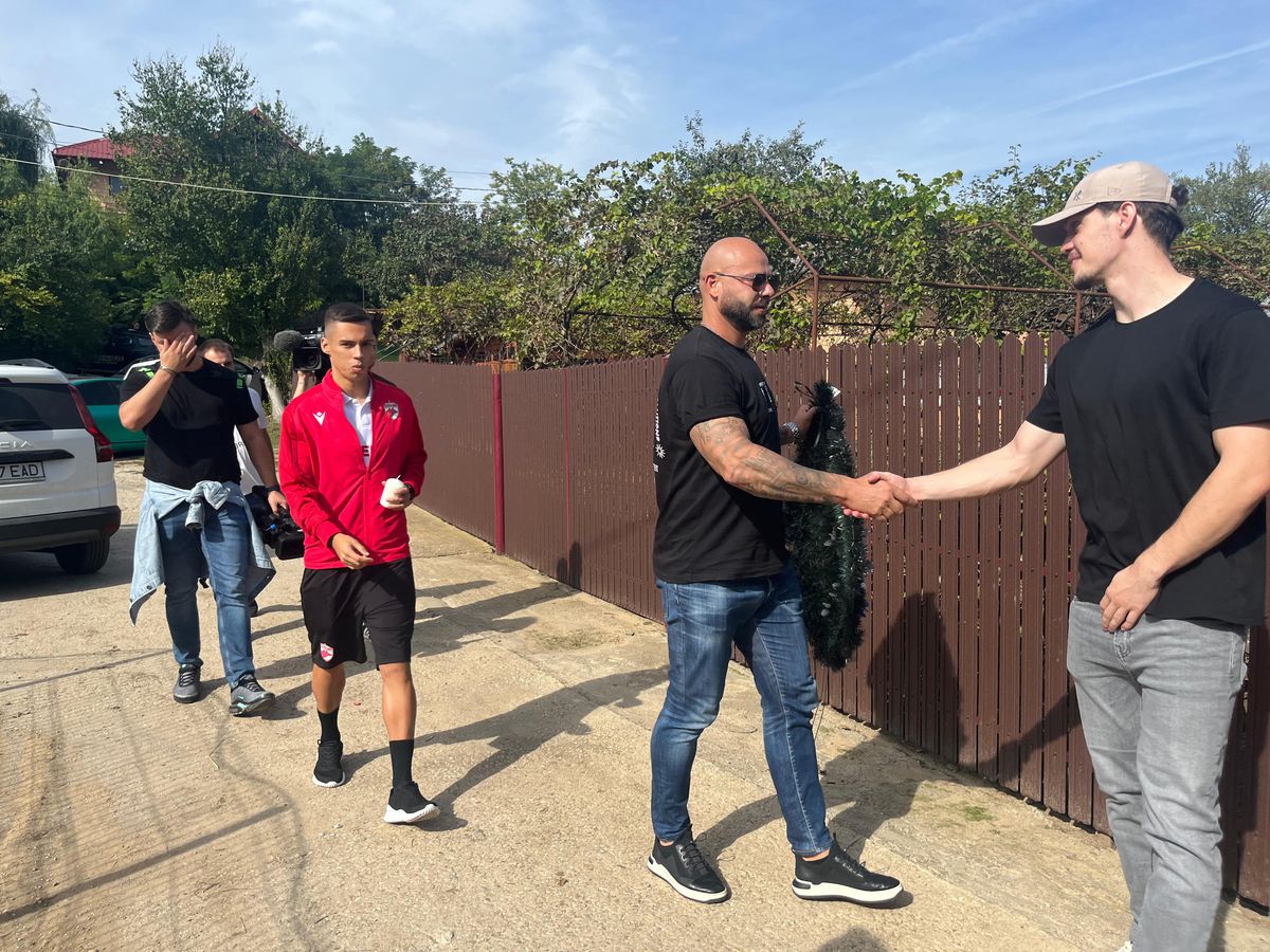 Fotbaliștii și suporterii lui Dinamo, prezenți la mormântul lui Cătălin Hîldan la 24 de ani de la moartea „Unicului Căpitan”: „După aproape un sfert de veac, golu-n suflet e intact”