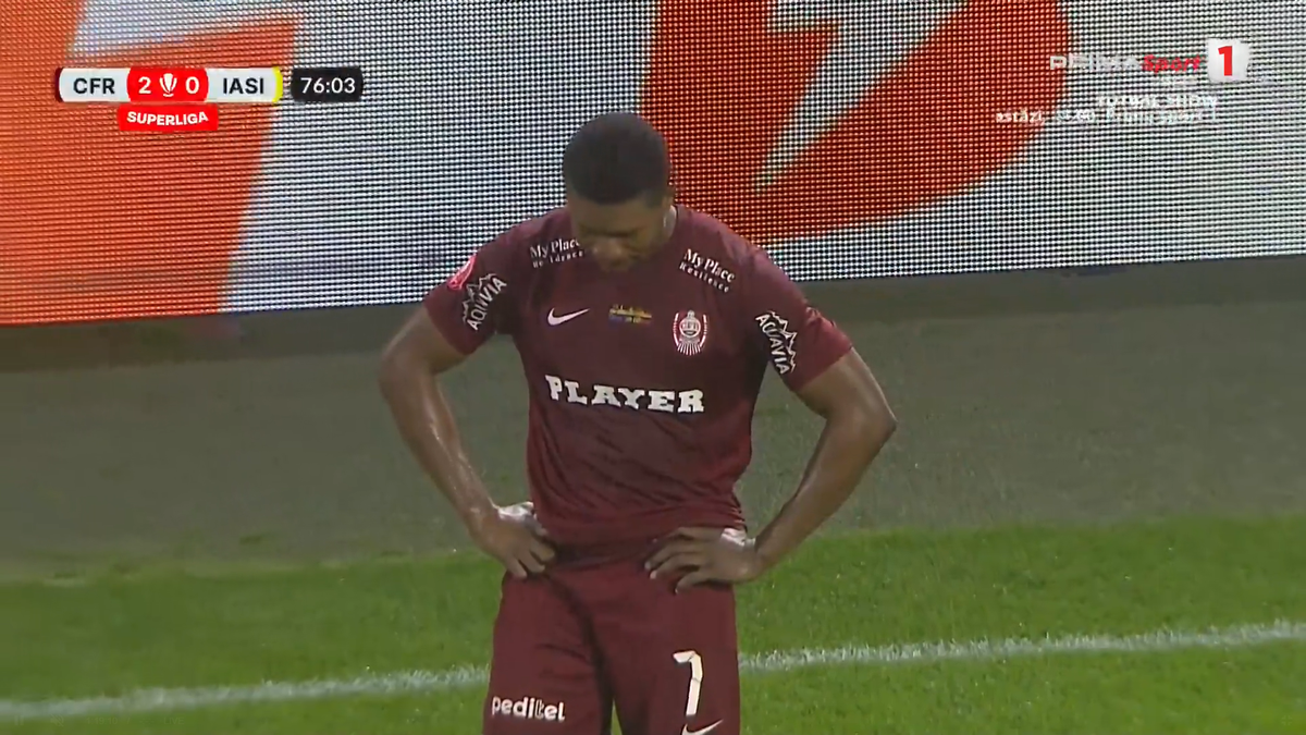 S-a zvârcolit pe jos după o intrare criminală » A intrat ambulanța la CFR Cluj - Poli Iași