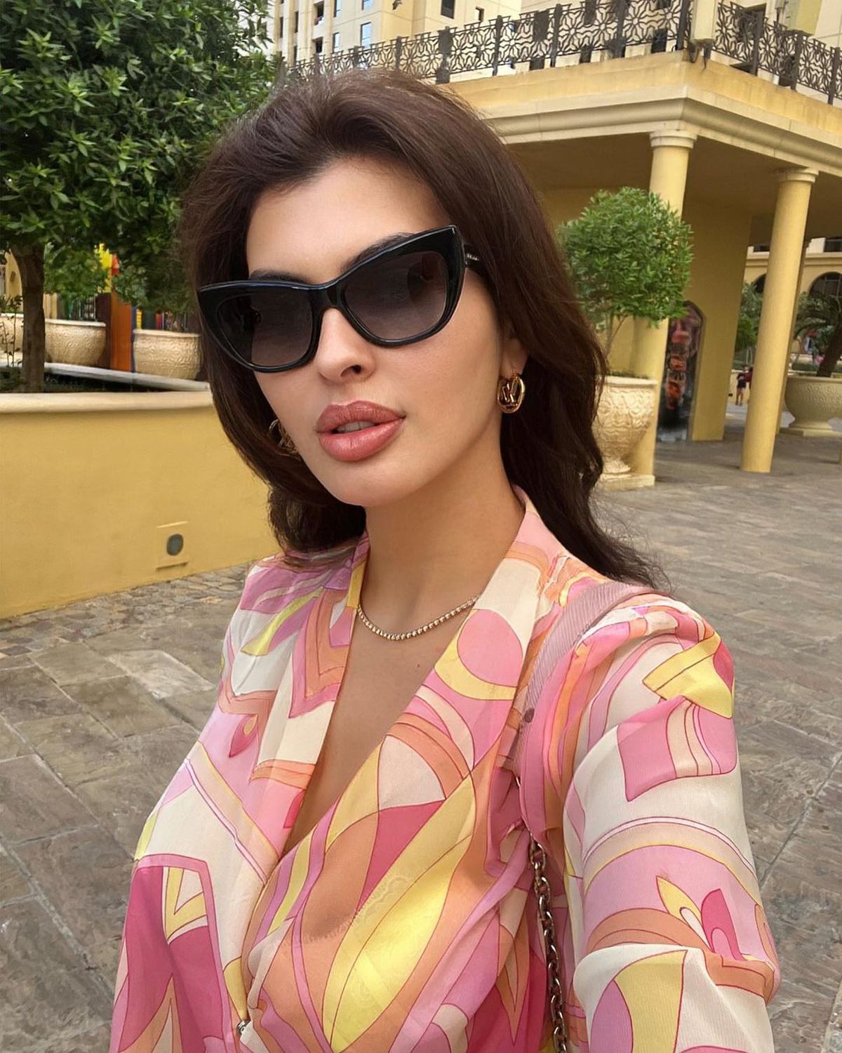 Femeia care l-a adus la disperare pe Gigi Becali, încătușată în București: „Se manifesta într-un mod agresiv”