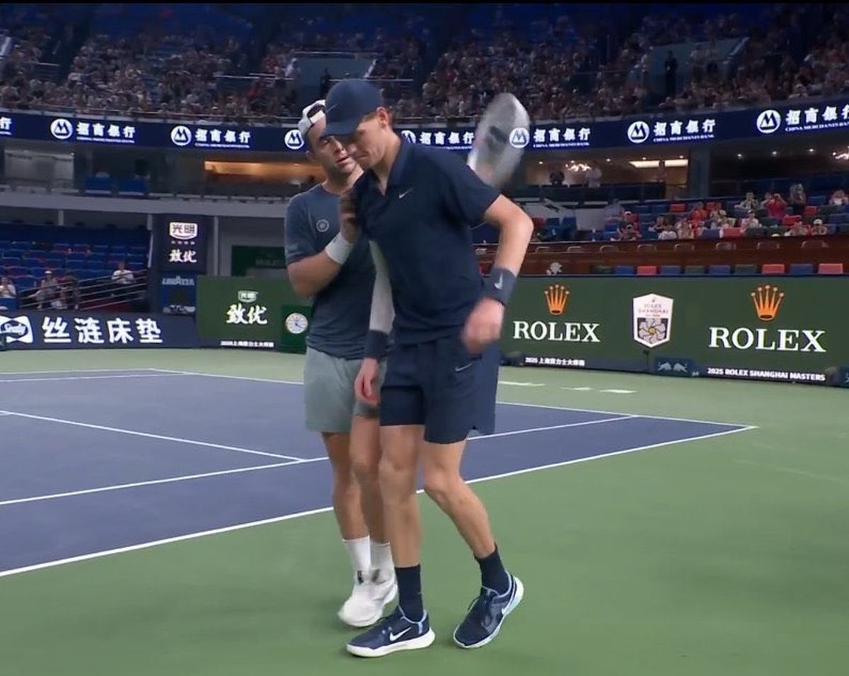 Jannik Sinner, răpus de crampe în Masters-ul 1000 de la Shanghai! Italianul a abandonat în turul 3, în setul decisiv