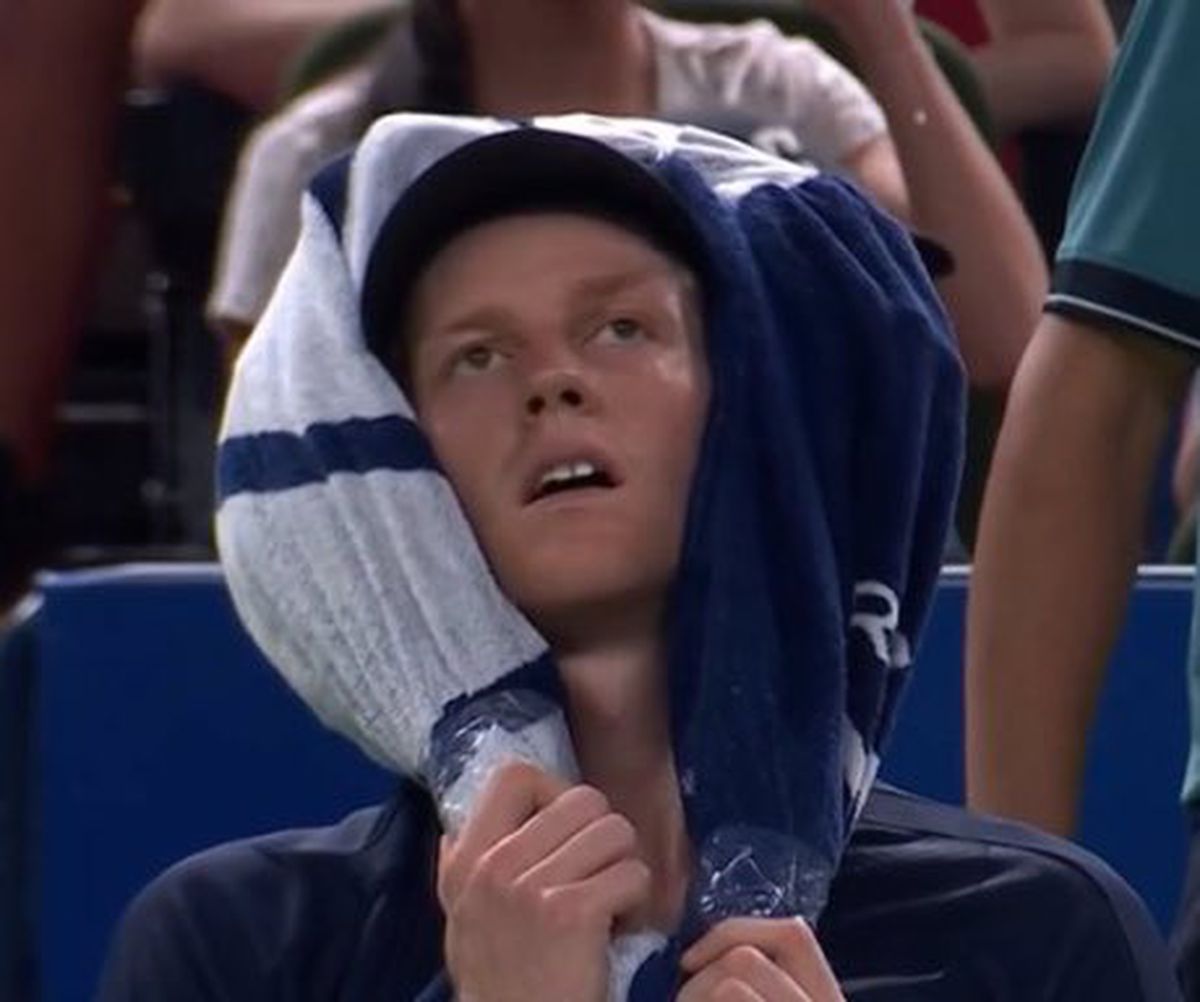 Jannik Sinner, răpus de crampe în Masters-ul 1000 de la Shanghai! Italianul a abandonat în turul 3, în setul decisiv