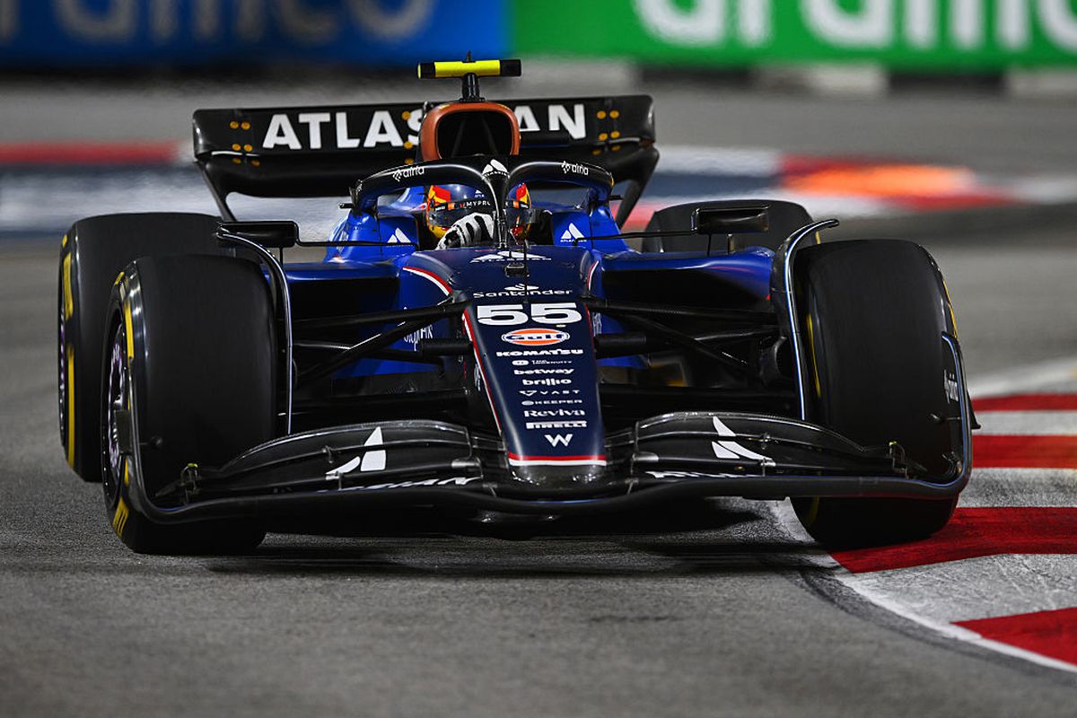 George Russell câștigă inteligent Marele Premiu din Singapore! McLaren este CAMPIOANĂ mondială la constructori