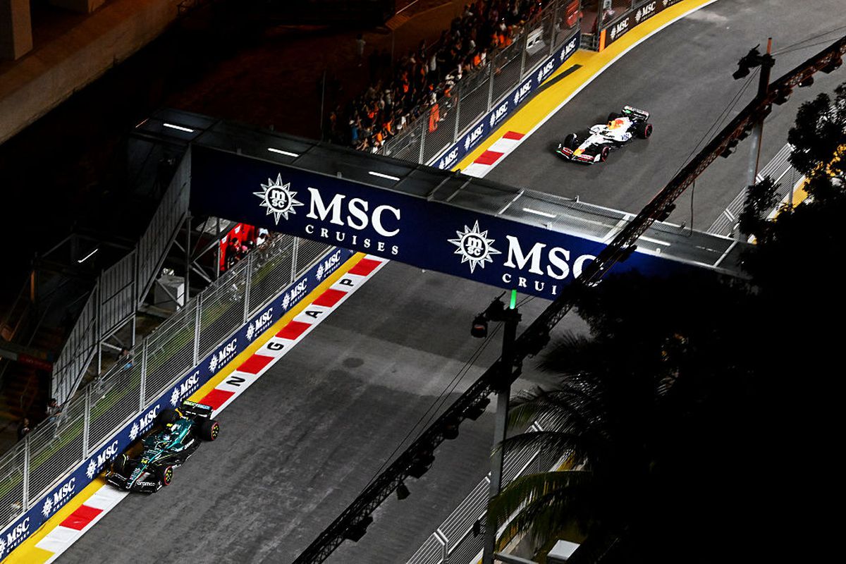 George Russell câștigă inteligent Marele Premiu din Singapore! McLaren este CAMPIOANĂ mondială la constructori