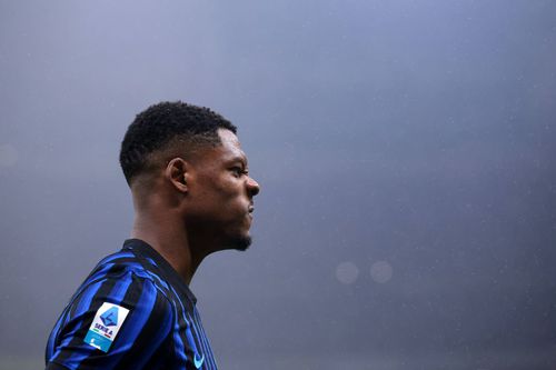 Denzel Dumfries este evident nemulțumit că a fost schimbat / Foto: Imago