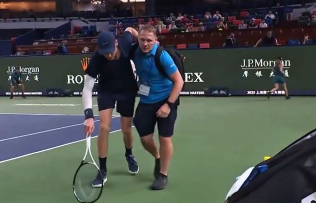 Jannik Sinner, răpus de crampe în Masters-ul 1000 de la Shanghai! Italianul a abandonat în turul 3, în setul decisiv