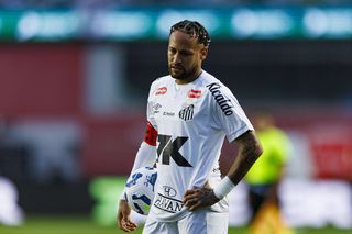 Decizia luată de Neymar după ce un jurnalist l-a acuzat că este „dependent de whisky”