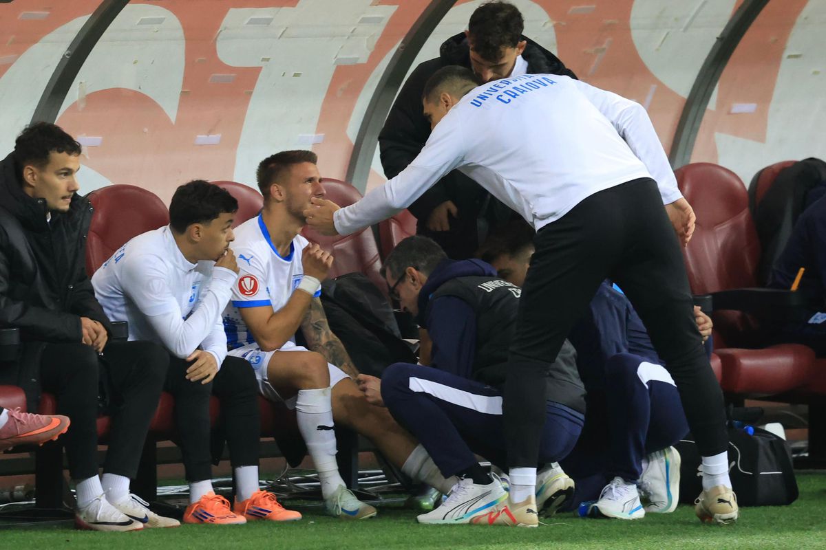 Mihnea Rădulescu s-a accidentat în FCSB - Universitatea Craiova. FOTO. Ionuț Iordache
