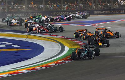 George Russell câștigă inteligent Marele Premiu din Singapore! McLaren este CAMPIOANĂ mondială la constructori