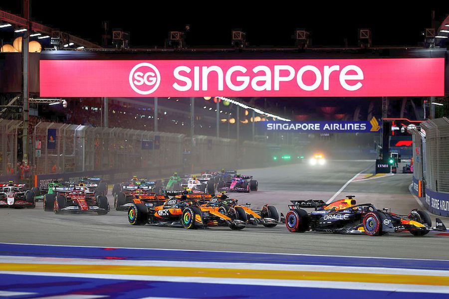 Lando Norris și Oscar Piastri, piloții McLaren, s-au atins la Singapore/ foto: Getty Images Oscar Piastri va discuta cu McLaren despre incidentul cu Lando Norris, după cursa de Formula 1 din Singapore