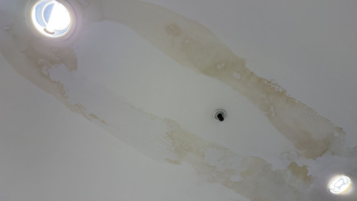 Urmările ploilor masive pe Arena Națională » Imagini incredibile pe cel mai scump stadion din România, la FCSB - Craiova