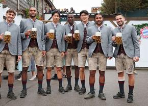 Bayern Munchen sărbătorește la Oktoberfest cele 10 victorii consecutive: „Acum putem bea bere!”