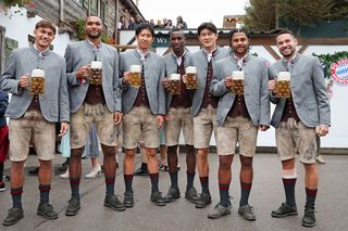 Bayern Munchen sărbătorește la Oktoberfest cele 10 victorii consecutive: „Acum putem bea bere!”