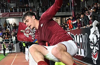 Calcă pe urmele lui Borza » Raportul lui Robert Bădescu în Rapid - Farul