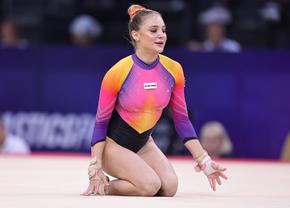 Sabrina Maneca-Voinea s-a impus în trei finale pe aparate la Campionatele Naționale, ultimul test înainte de întrecerea mondială de la Jakarta