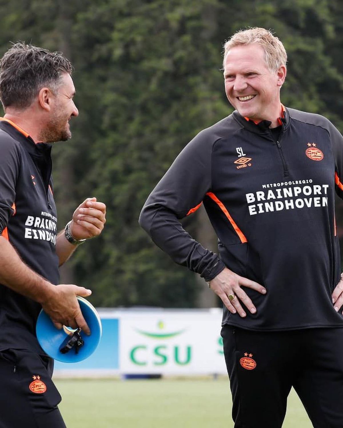 INTERVIU EXCLUSIV // FOTO Ovidiu Stângă antrenează echipa de fete a lui PSV Eindhoven: „Ele muncesc de le sar capacele pentru o mie de euro în plus” + „Vere, aici merge doar performanța, nu numele!”