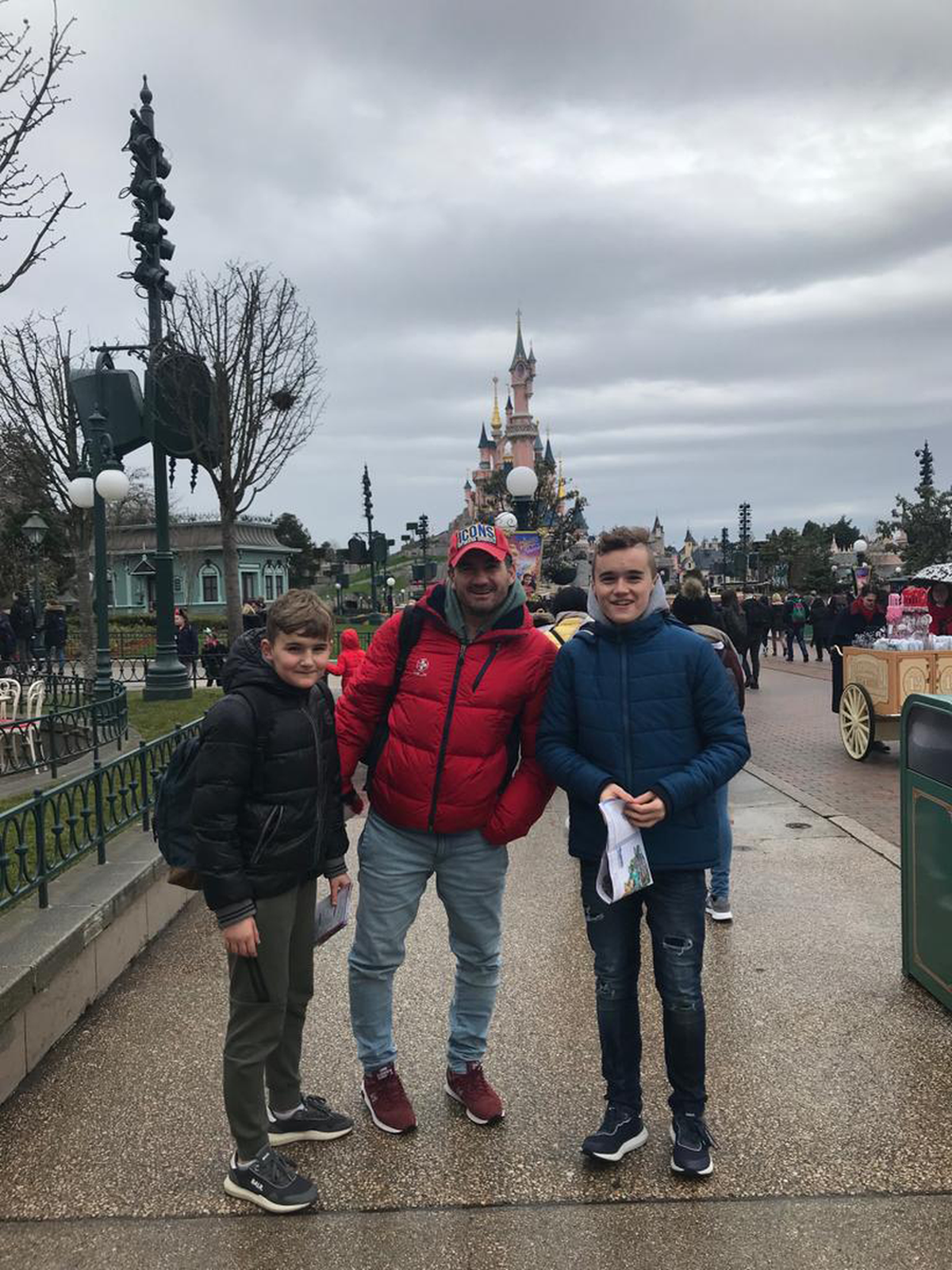 INTERVIU EXCLUSIV // FOTO Ovidiu Stângă antrenează echipa de fete a lui PSV Eindhoven: „Ele muncesc de le sar capacele pentru o mie de euro în plus” + „Vere, aici merge doar performanța, nu numele!”