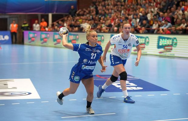 Gloria Bistrița - SCM Rm. Vâlcea 24-19 // Surpriză de proporții: campioana a pierdut la Bistrița » CSM București devine favorită la titlu