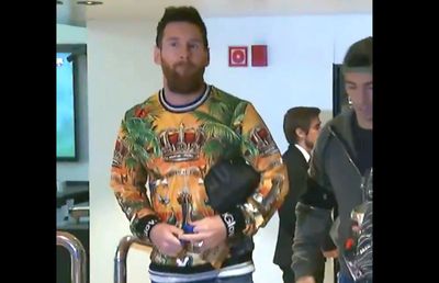 BARCELONA - SLAVIA PRAGA // VIDEO Lionel Messi a venit la stadion cu „coroana” :D