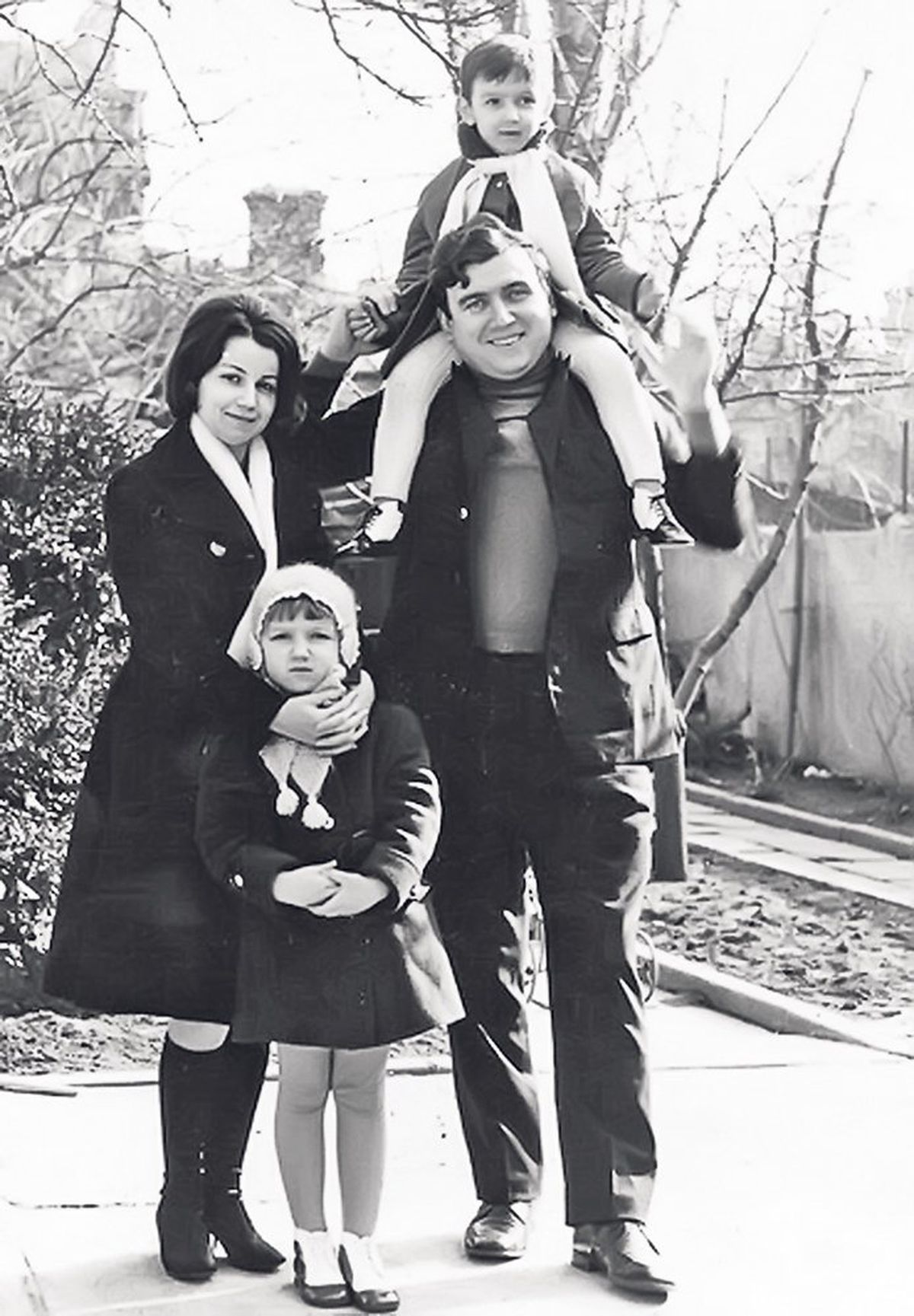 RETRO GSP. 10 ani de la moartea controversatului Adrian Păunescu. 3 poezii remarcabile despre Rapid, Craiova și Dobrin