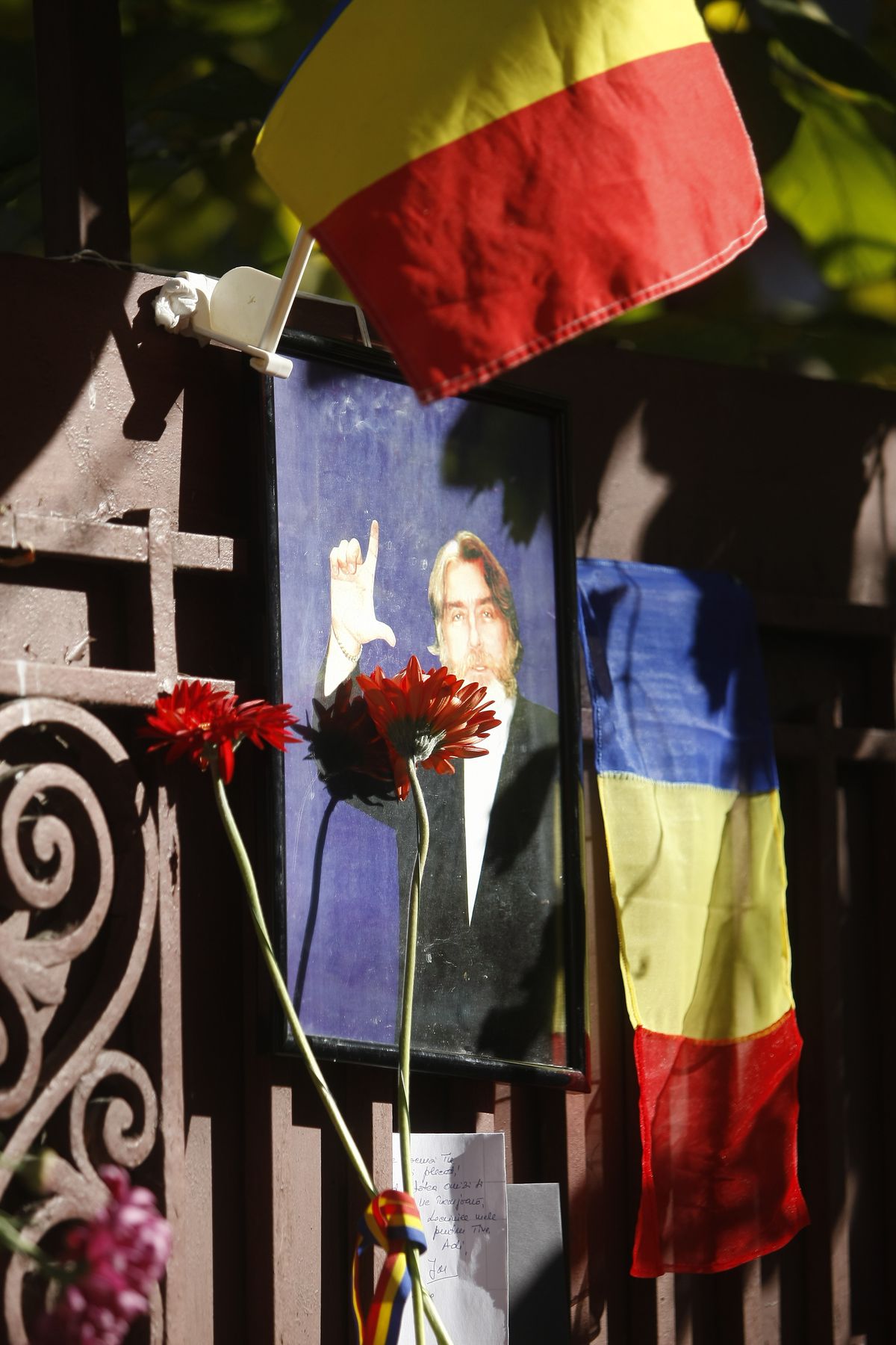 RETRO GSP. 10 ani de la moartea controversatului Adrian Păunescu. 3 poezii remarcabile despre Rapid, Craiova și Dobrin