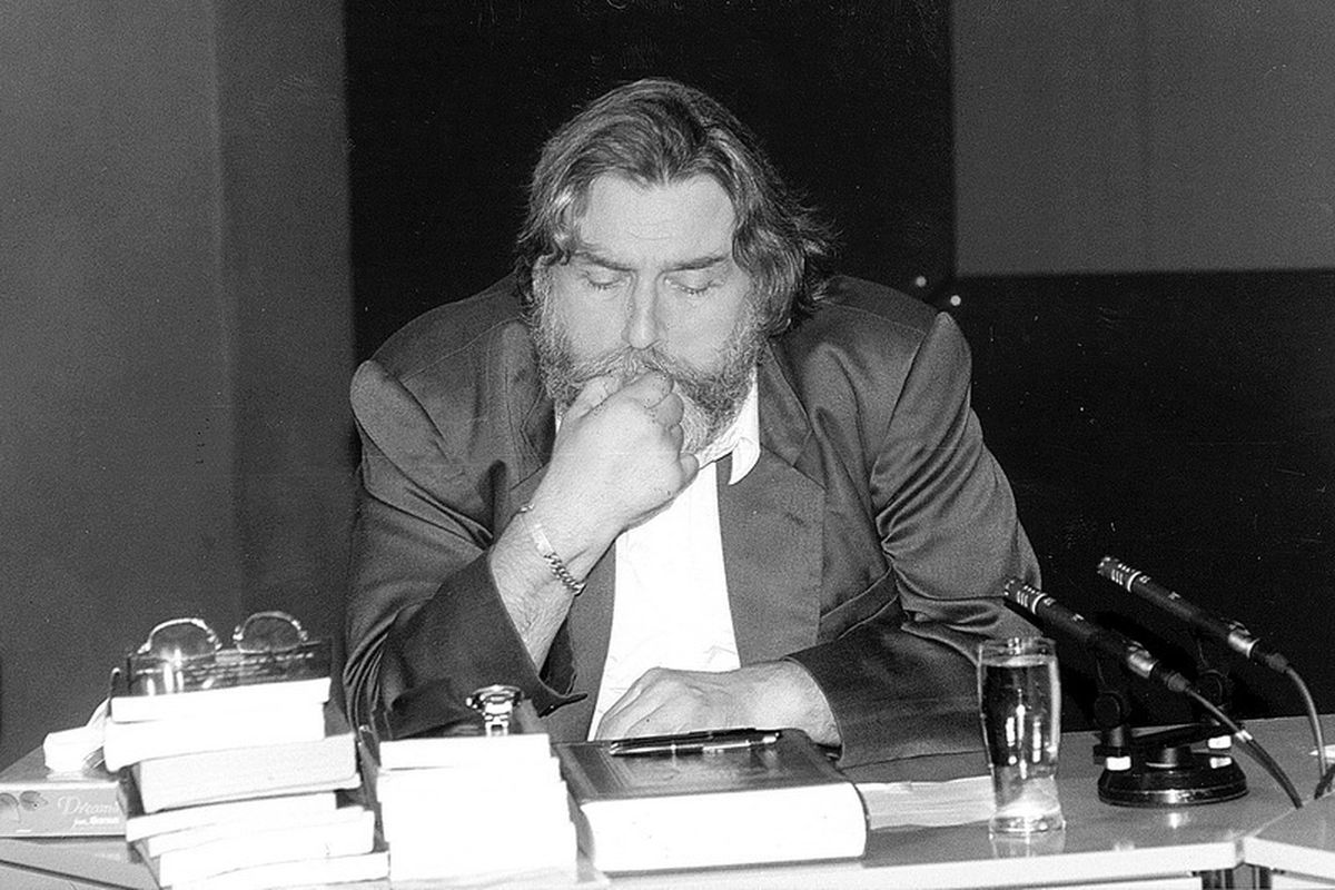 RETRO GSP. 10 ani de la moartea controversatului Adrian Păunescu. 3 poezii remarcabile despre Rapid, Craiova și Dobrin