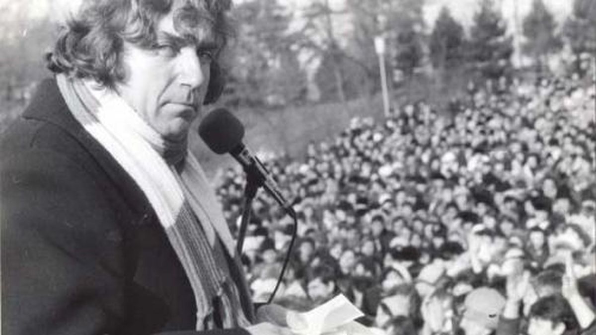 RETRO GSP. 10 ani de la moartea controversatului Adrian Păunescu. 3 poezii remarcabile despre Rapid, Craiova și Dobrin