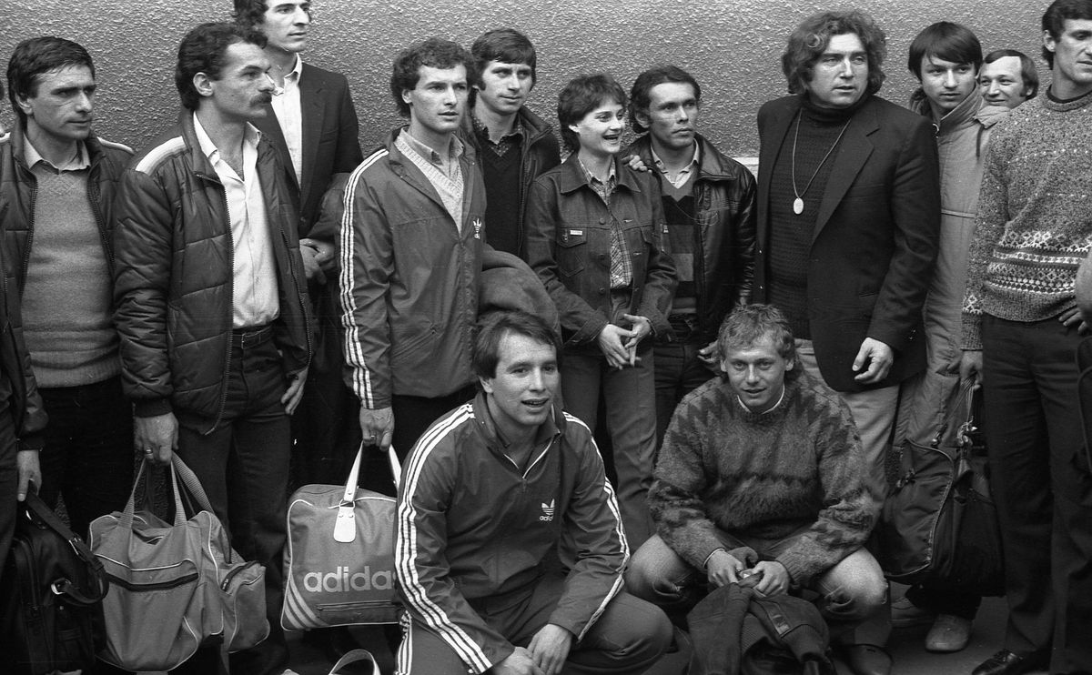 RETRO GSP. 10 ani de la moartea controversatului Adrian Păunescu. 3 poezii remarcabile despre Rapid, Craiova și Dobrin