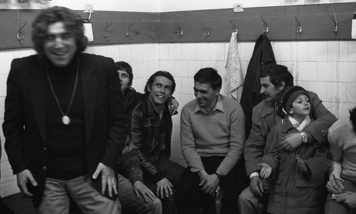 RETRO GSP. 10 ani de la moartea controversatului Adrian Păunescu. 3 poezii remarcabile despre Rapid, Craiova și Dobrin