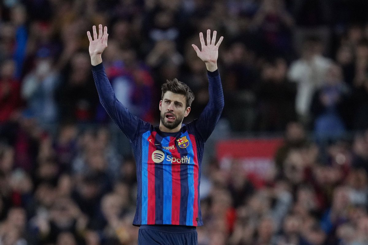 Pique a jucat ultimul meci din carieră » Barcelona - Almeria a trecut în plan secund
