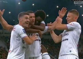 Gol fabulos al lui Podolski, din propriul teren! Reușita i-a lăsat cu gura căscată pe coechipieri