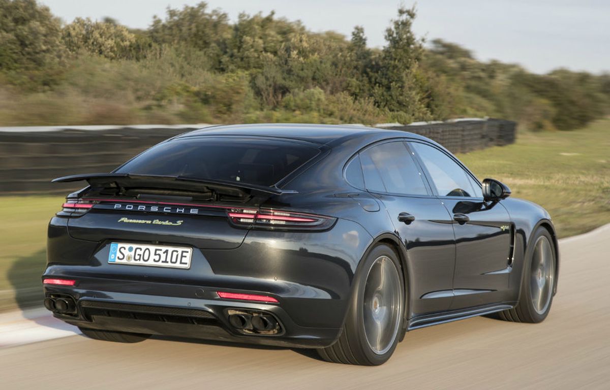 Garajul lui Gerard Pique: 6 bolizi de lux care depășesc 1 milion de euro!